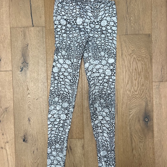 Alo leggings XS - Picture 3 of 4